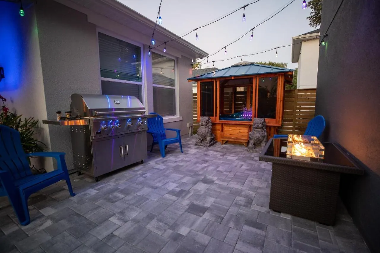 別荘 Newly Constructed Modern Pet Friendly Zen Home With Private Home Theater & Hot Tub! Home オーランド 米国